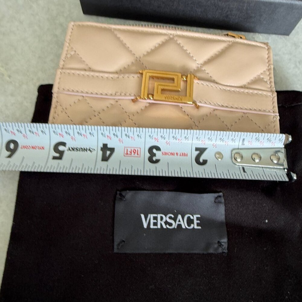 Versace Quilted Pale Pink Leather Card‎ Holder Wallet, Gold-tone logo metal - Picture 8 of 9